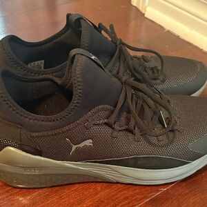 Puma men's runners size 13 Soft Foam like new!